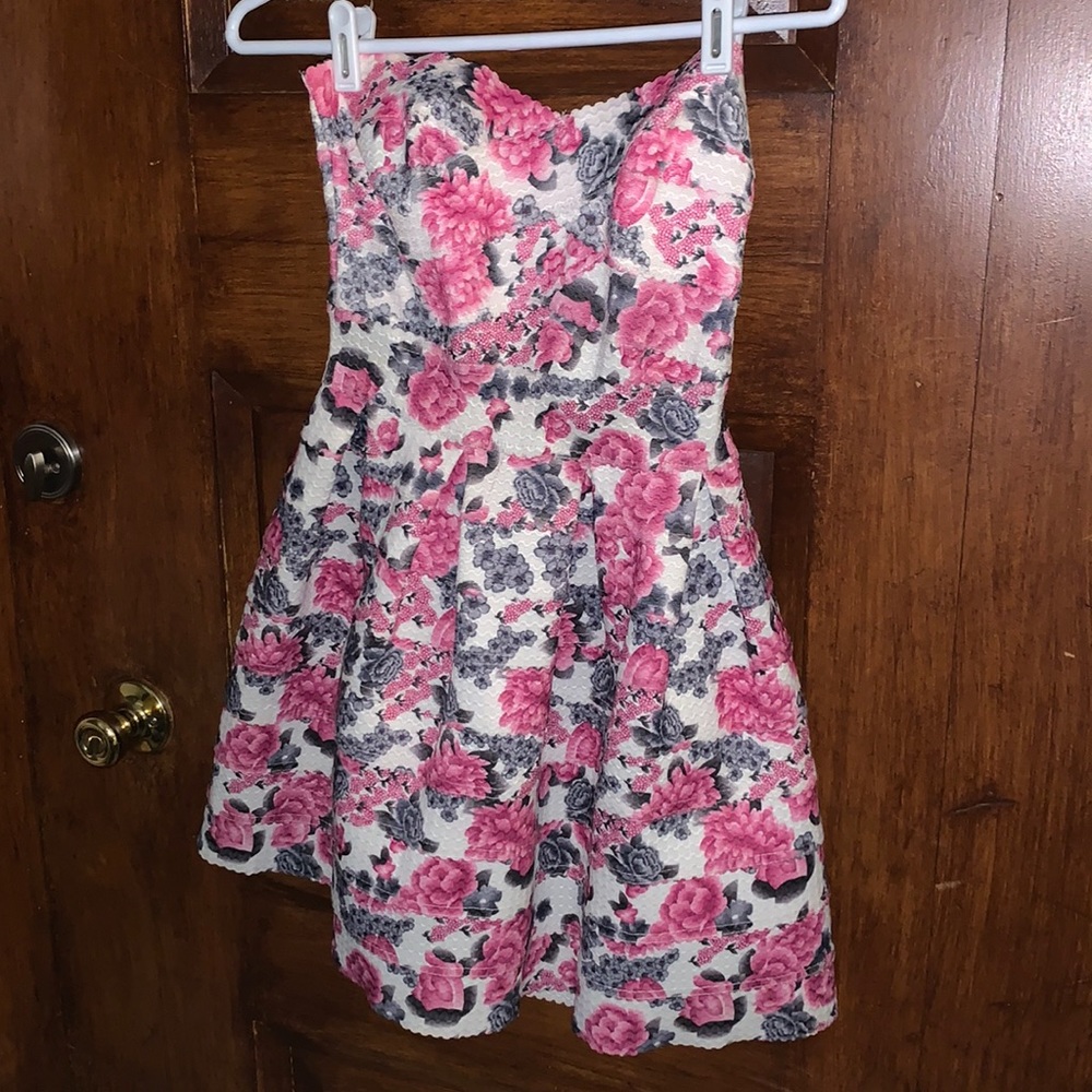 Ye Baili Strapless Mini Dress